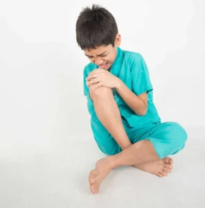 5f039b90a06fa9b09a98712b_diegoortiz_pediatria_dolordecrecimiento
